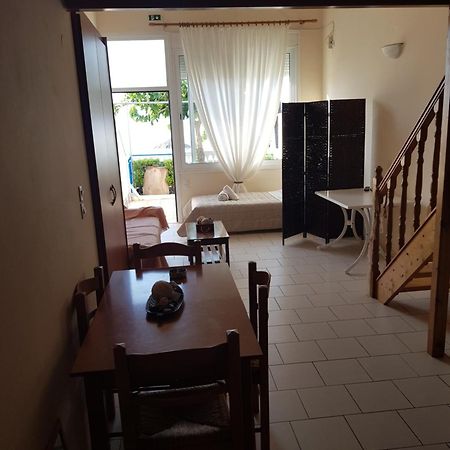 Schinas Apts. Apartment Tolofon Room photo